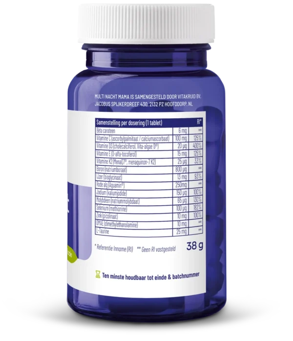 A blue bottle with a white cap shows the supplement facts label in Dutch for Vitakruid – Multi Day & Night® Mama (2 x 30 Tablets), listing ingredients, nutrient amounts per tablet, and serving size details.